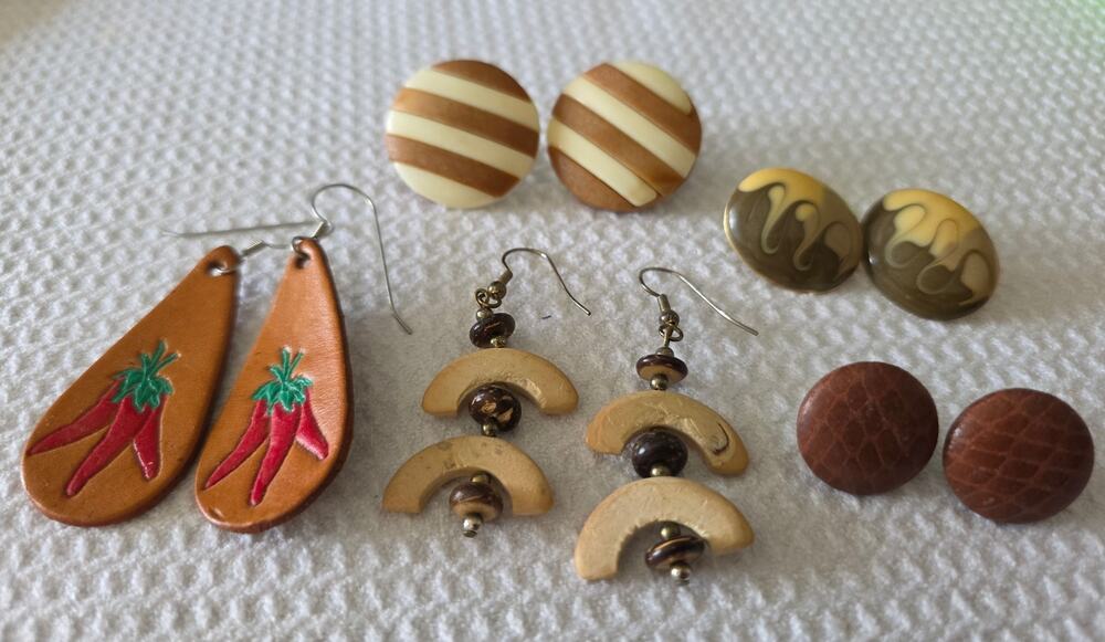 Mixed Lot 5 Pair Pierced Earrings Wood Leather Boho Retro Costume